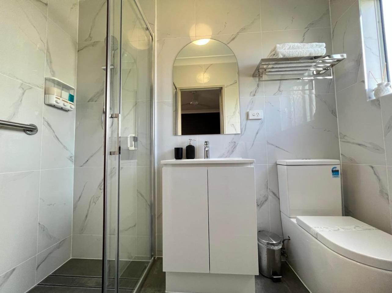 Benson Court Motel Brisbane Bagian luar foto